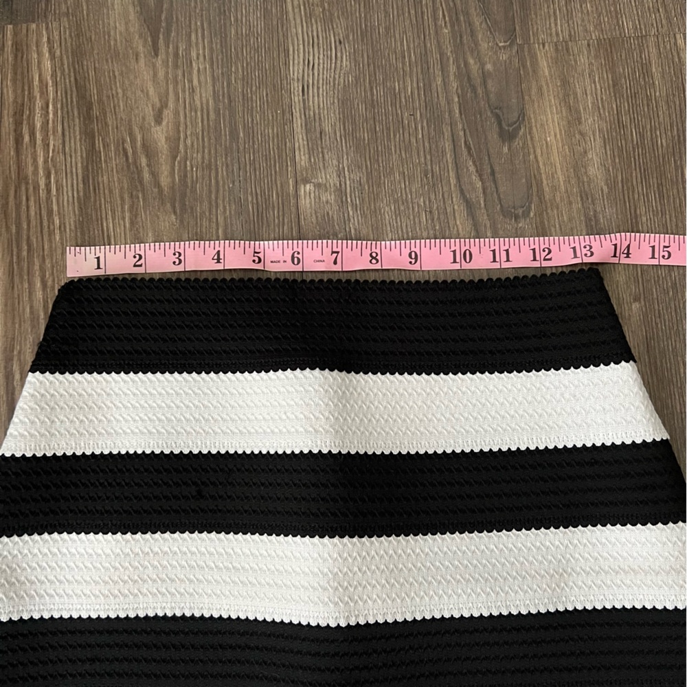 Express Black and White Banded Bodycon Skirt - Picture 9 of 10